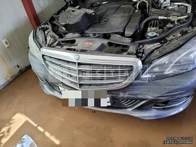Photo 1 of 3: 2014 Mercedes-Benz Sandsbenz E300 — Korean insurance auction