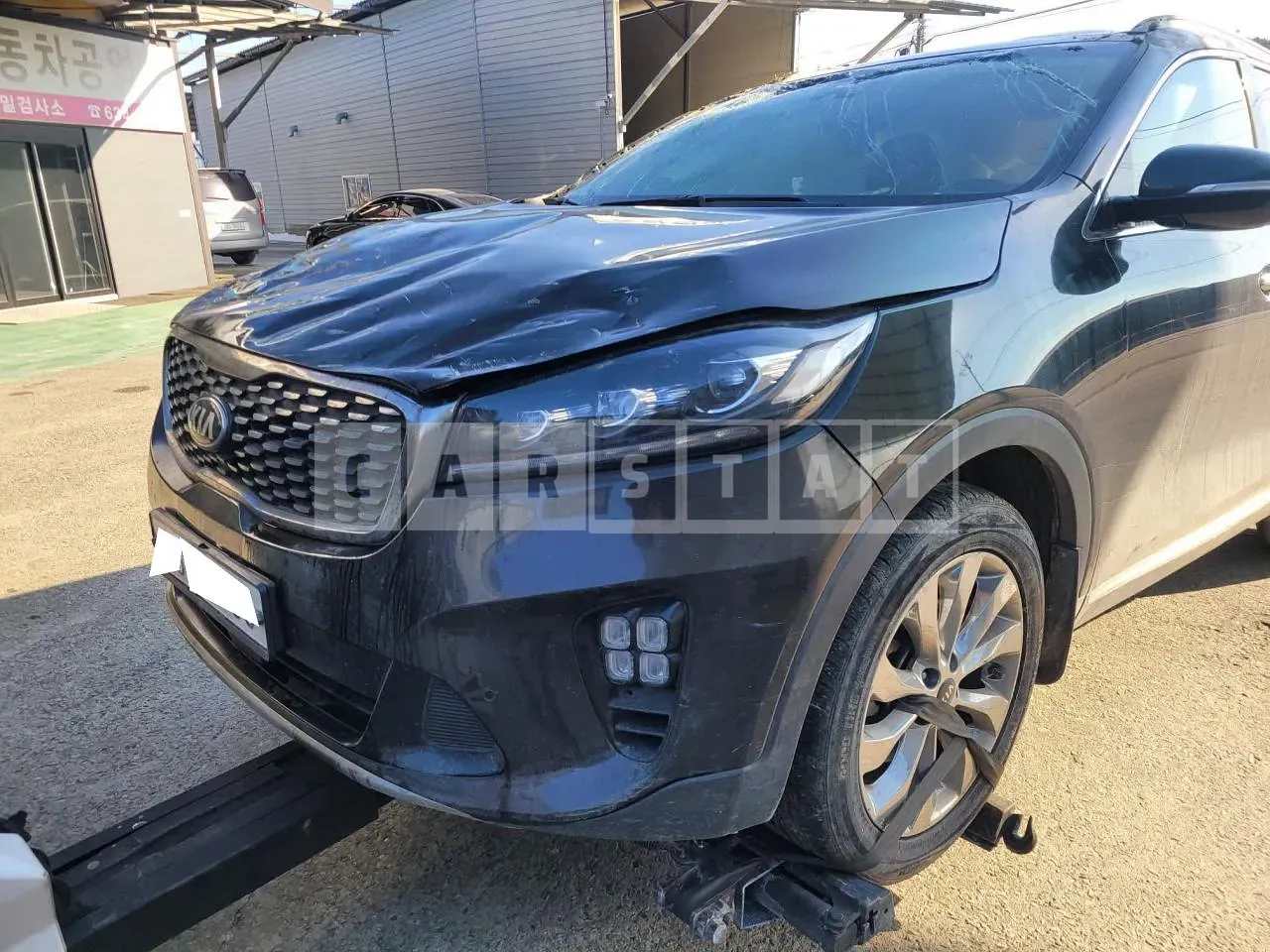 Photo 2 of 22: 2017 Kia Sorento, VIN KNAPS81BBJA400983 — Korean insurance auction