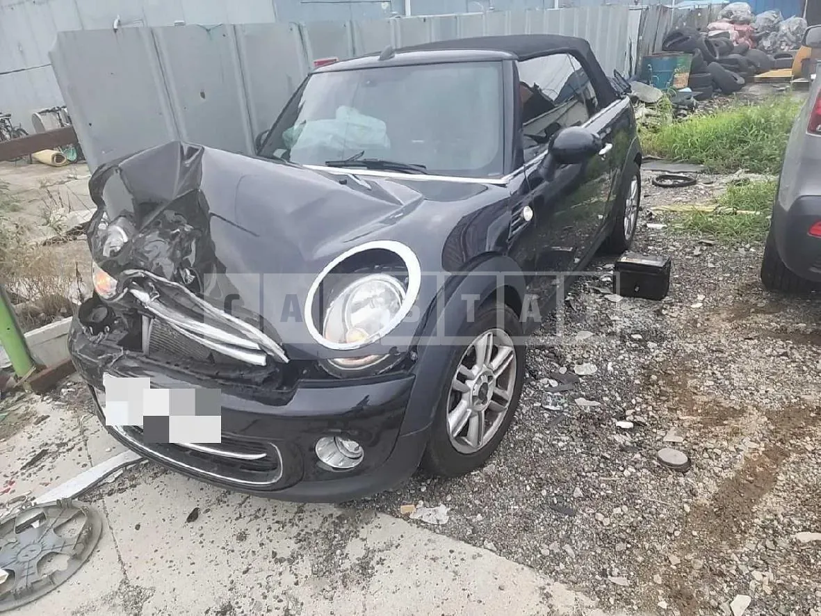 Photo 2 of 46: 2015 MINI Cooper Convertible, VIN WMWZN3107FT657049 — Korean insurance auction