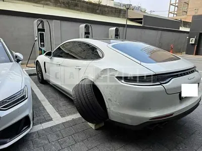 2022 Porsche Panamera 4