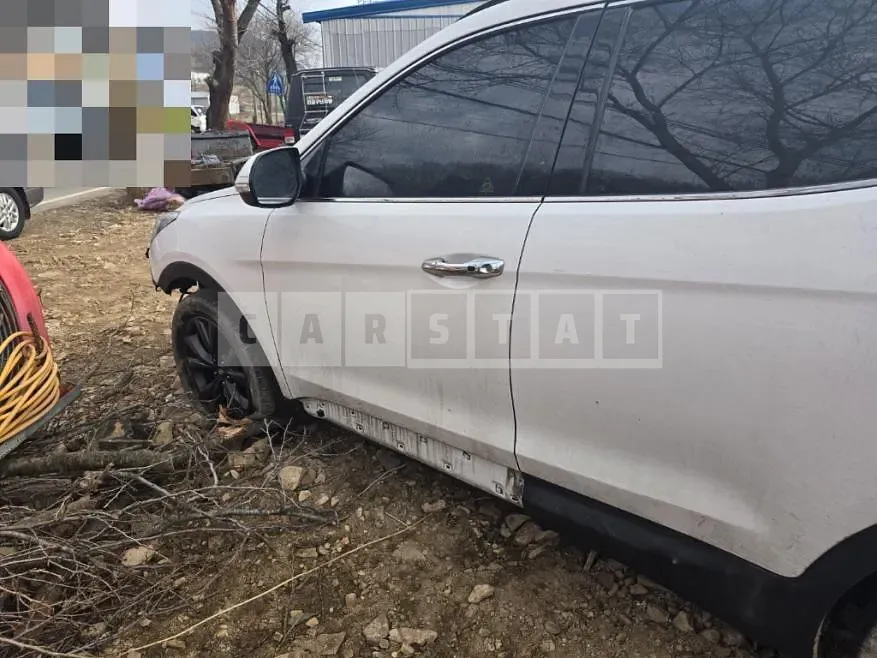 Photo 2 of 13: 2015 Hyundai Santa Fe DM 2.2 4WD, VIN KMHSW81XDGU545578 — Korean insurance auction