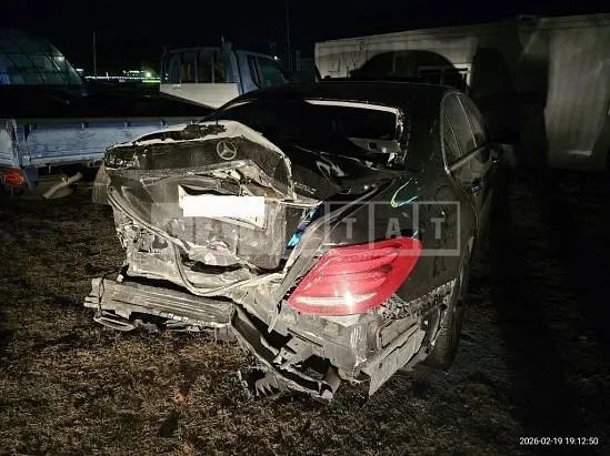 Photo 2 of 32: 2019 Mercedes-Benz E 300 4Matic, VIN WDDZF4KB4KA607212 — Korean insurance auction
