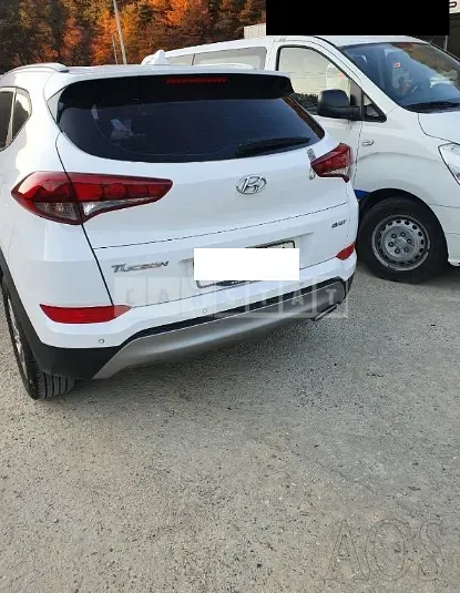 Photo 2 of 5: 2017 Hyundai Tucson, VIN KMHJ3815GHU276756 — Korean insurance auction