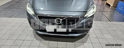 Photo 1 of 12: 2018 Volvo V40CCD3, VIN YV1MZ72K0K2175198 — Korean insurance auction