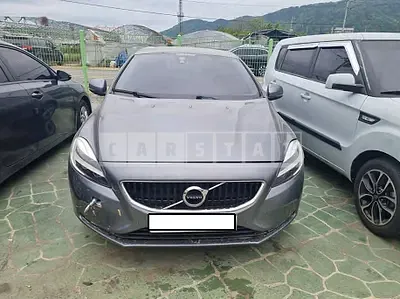 Photo 1 of 10: 2017 Volvo V40 D3, VIN YV1MV79K0H2380619 — Korean insurance auction