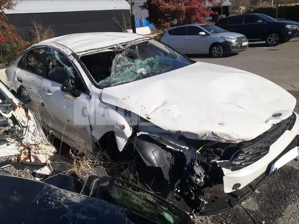 Photo 2 of 9: 2021 Kia K5, VIN KNAG241ABMA113440 — Korean insurance auction