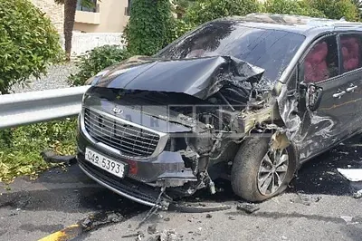 Photo 1 of 26: 2018 Kia Carnival, VIN KNAMB81ABJS418616 — Korean insurance auction