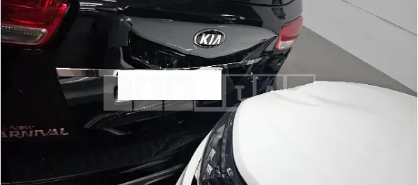 Photo 2 of 5: 2017 Kia Carnival, VIN KNAMC81ABHS344622 — Korean insurance auction