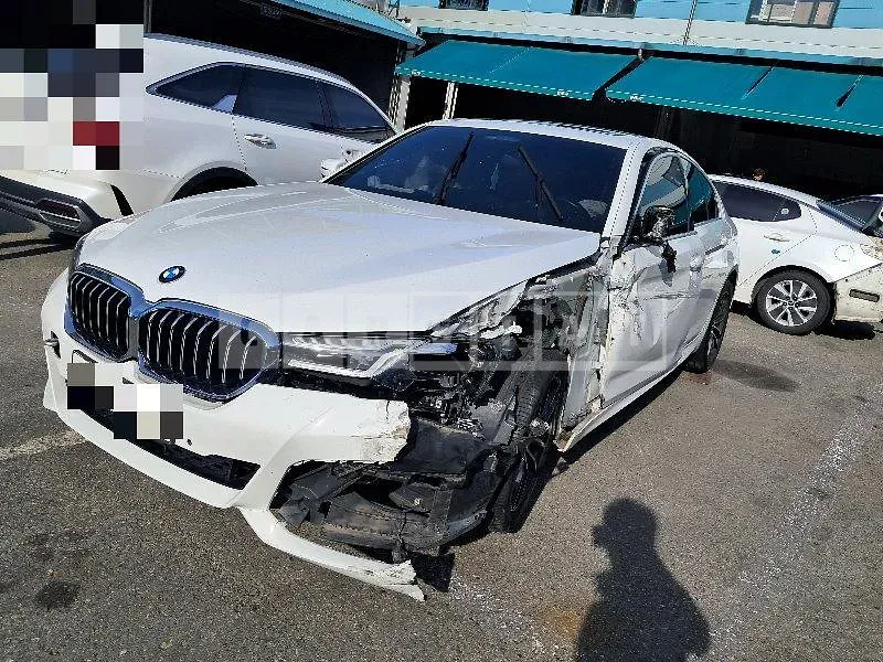 Photo 2 of 17: 2022 BMW 523d xDrive — Korean insurance auction
