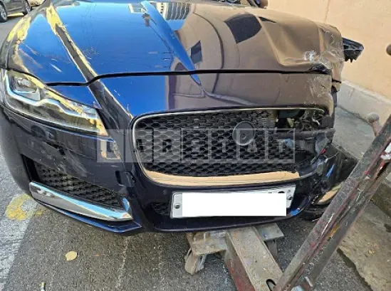Photo 2 of 31: 2018 Jaguar XF 25T, VIN SAJBB4BX1JCY64948 — Korean insurance auction