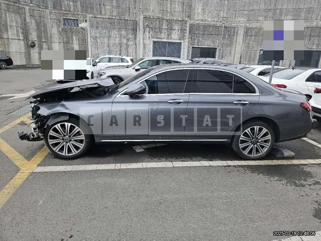 Photo 2 of 12: 2023 Mercedes-Benz E350 4Matic — Korean insurance auction