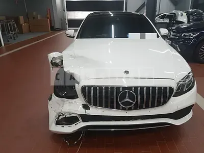 Photo 1 of 29: 2019 Mercedes-Benz E300, VIN WDDZF4JBXKA699623 — Korean insurance auction