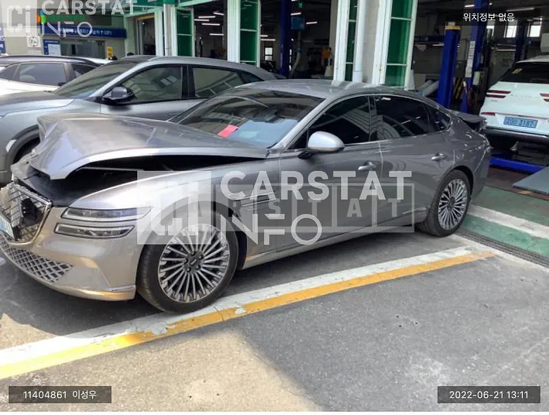 Photo 2 of 18: 2022 Genesis G80, VIN KMTGE411PNU002308 — Korean insurance auction