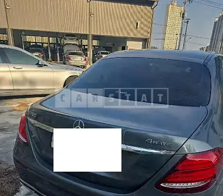 Photo 2 of 20: 2019 Mercedes-Benz E220d — Korean insurance auction