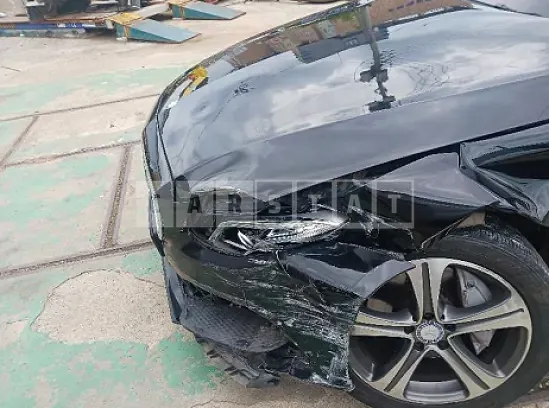 Photo 2 of 5: 2017 Mercedes-Benz E 300 — Korean insurance auction