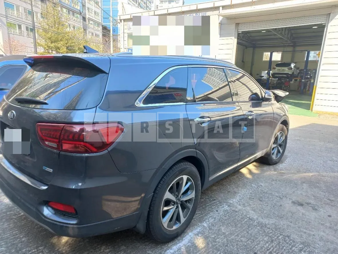 Photo 2 of 10: 2018 Kia Sorento 2.0, VIN KNAPG81ABKA510612 — Korean insurance auction