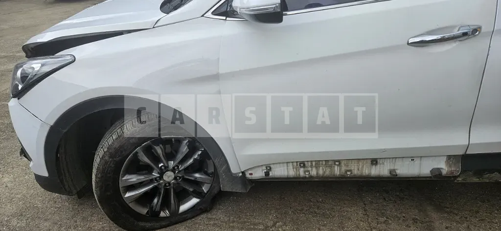 Photo 2 of 8: 2015 Hyundai Santa Fe DM 2.0 — Korean insurance auction