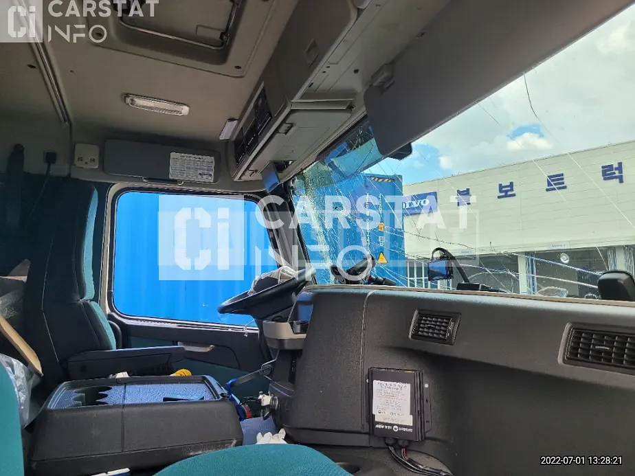 Photo 2 of 9: 2020 Bentley Korea Three Axis 27 Ton Truck Tank Lorry (Exceeding 18 Tons), VIN YV2XZY0D8LA866653 — Korean insurance auction