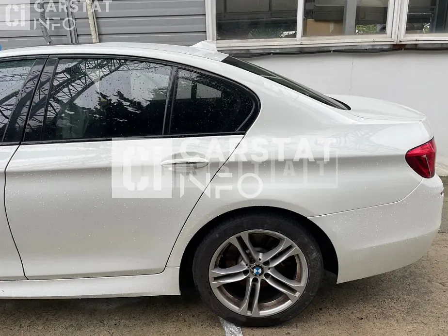 Photo 2 of 15: 2016 BMW 520d, VIN WBA5E5105GG200180 — Korean insurance auction