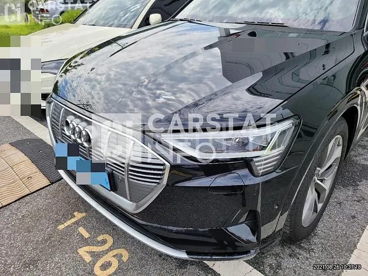 Photo 2 of 50: 2020 Audi e-tron 55 quattro, VIN WAUZZZGE1LB031508 — Korean insurance auction