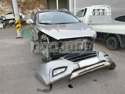 Photo 1 of 8: 2015 Hyundai Tucson, VIN KMHJT81VBFU932757 — Korean insurance auction