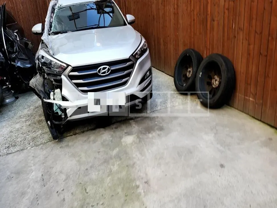 Photo 2 of 7: 2015 Hyundai Tucson TL 1.7 — Korean insurance auction