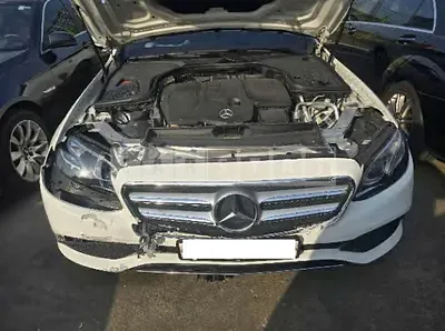 Photo 1 of 18: 2020 Mercedes-Benz E220d — Korean insurance auction