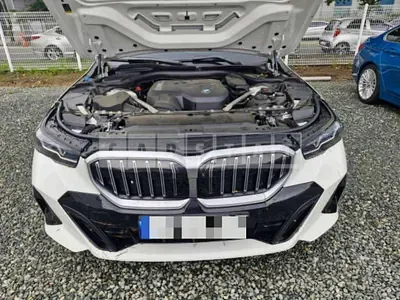 Photo 1 of 16: 2024 BMW 520i — Korean insurance auction