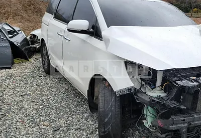 Photo 1 of 19: 2019 Kia Carnival, VIN KNHMF37ABKS553933 — Korean insurance auction