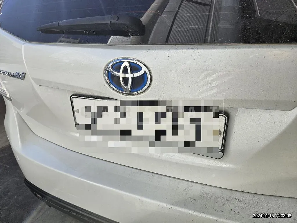 Photo 2 of 14: 2016 Toyota Prius V, VIN JTDZN3EU2GJ051428 — Korean insurance auction