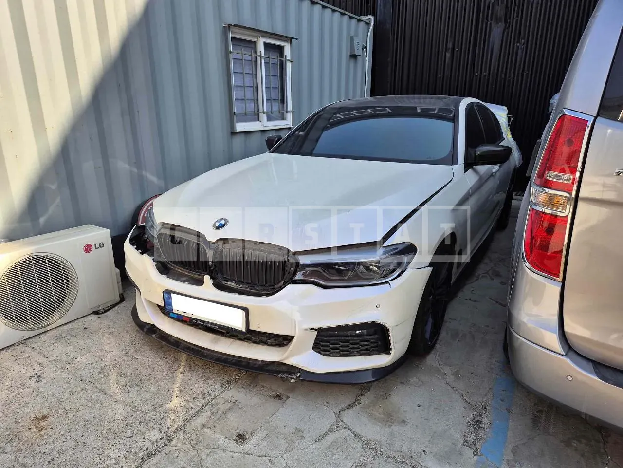 Photo 2 of 45: 2019 BMW 530i xDrive M Sport, VIN WBAJD9101KWW44390 — Korean insurance auction