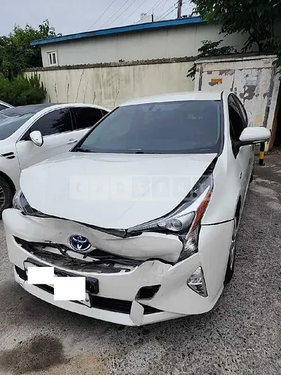 Photo 1 of 15: 2017 Toyota Prius — Korean insurance auction