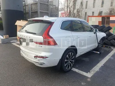 Photo 1 of 18: 2023 Volvo XC60B5 AWD — Korean insurance auction