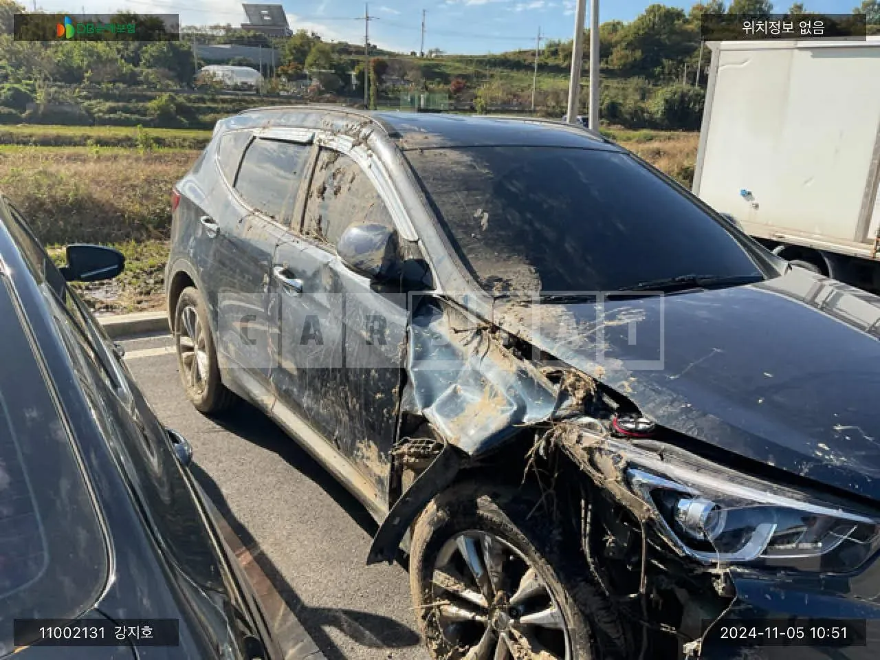 Photo 2 of 14: 2017 Hyundai Santa Fe — Korean insurance auction