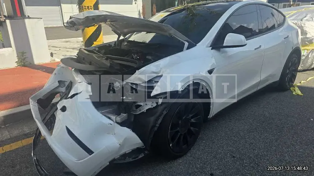 Photo 2 of 23: 2023 Tesla Model Y Long Range — Korean insurance auction