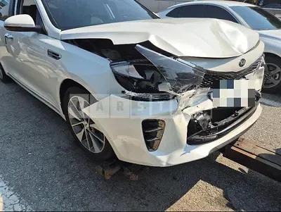 Photo 1 of 11: 2017 Kia K5 2.0 — Korean insurance auction