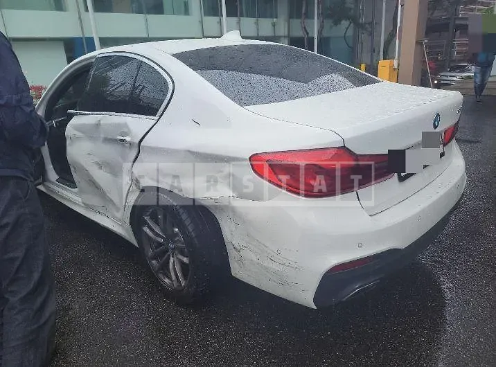 Photo 2 of 9: 2018 BMW 530i, VIN WBAJD3105JWC97418 — Korean insurance auction