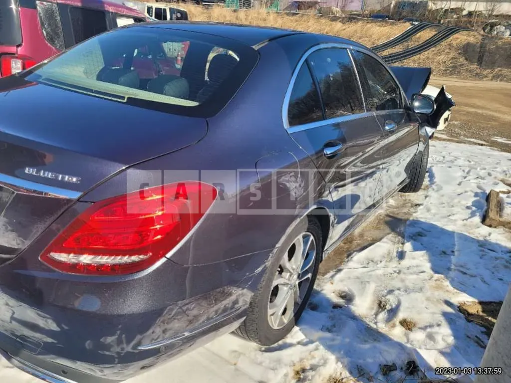Photo 2 of 15: 2015 Mercedes-Benz C220 BlueTec, VIN WDDWF0EBXFF100640 — Korean insurance auction