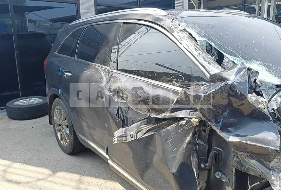 Photo 2 of 21: 2016 Kia Sorento — Korean insurance auction