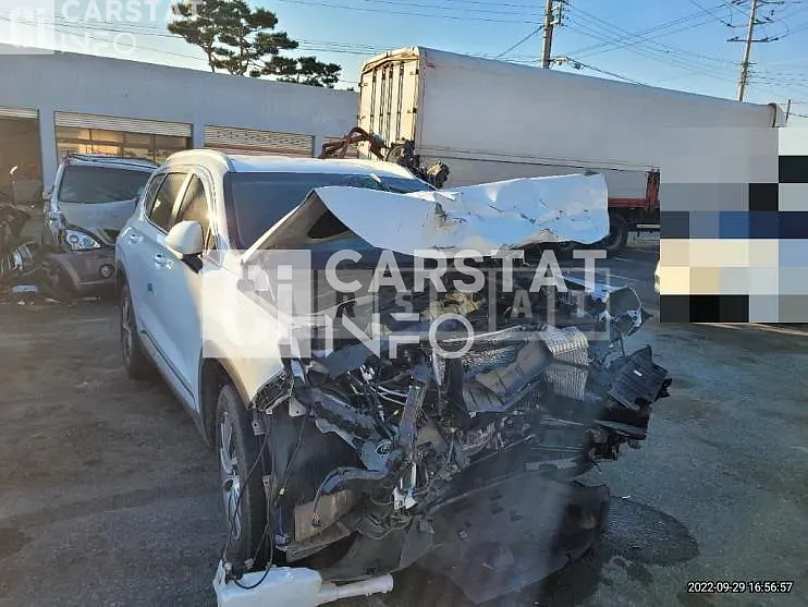Photo 2 of 12: 2020 Hyundai Santa Fe, VIN KMHS281BBLU295510 — Korean insurance auction