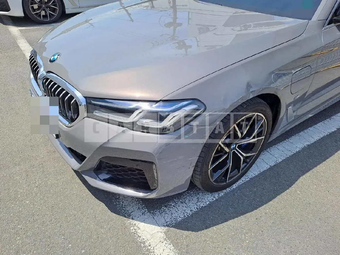 Photo 2 of 4: 2021 BMW (parts) 530e Headlamp — Korean insurance auction