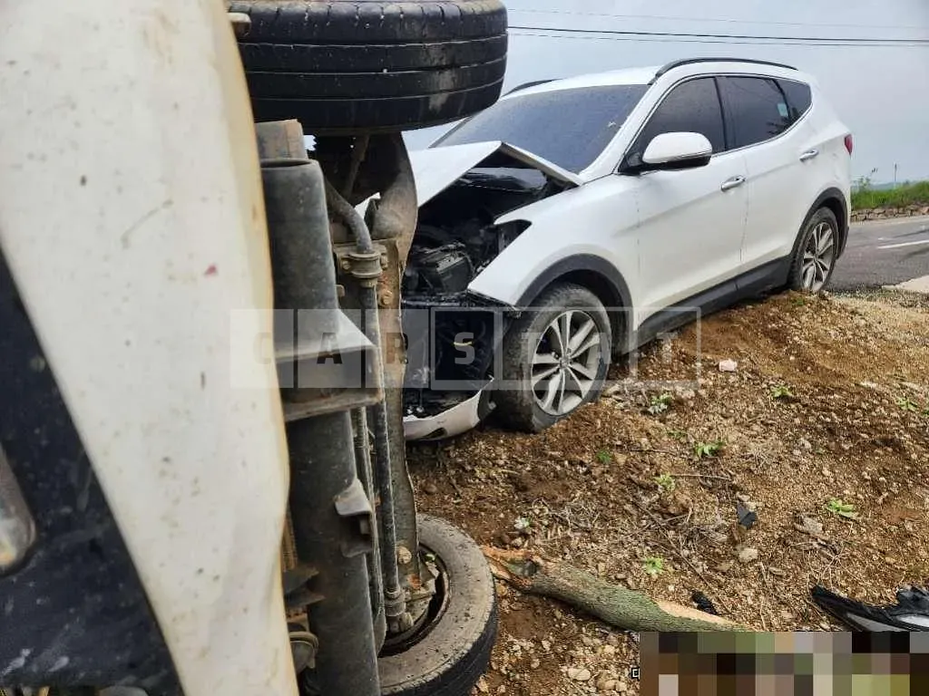 Photo 3 of 3: 2015 Hyundai Santa Fe DM 4WD — Korean insurance auction
