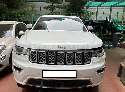 Photo 1 of 29: 2018 Jeep Straw Grand Cherokee, VIN 1C4RJFCG4JC117970 — Korean insurance auction