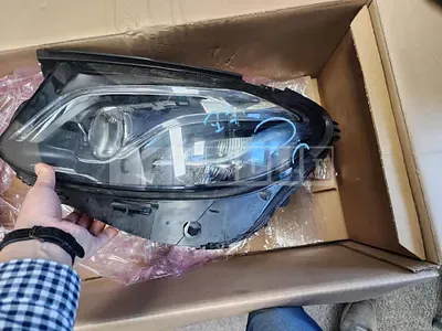 Photo 1 of 9: 2019 Mercedes-Benz (parts) E220 d Headlamp — Korean insurance auction