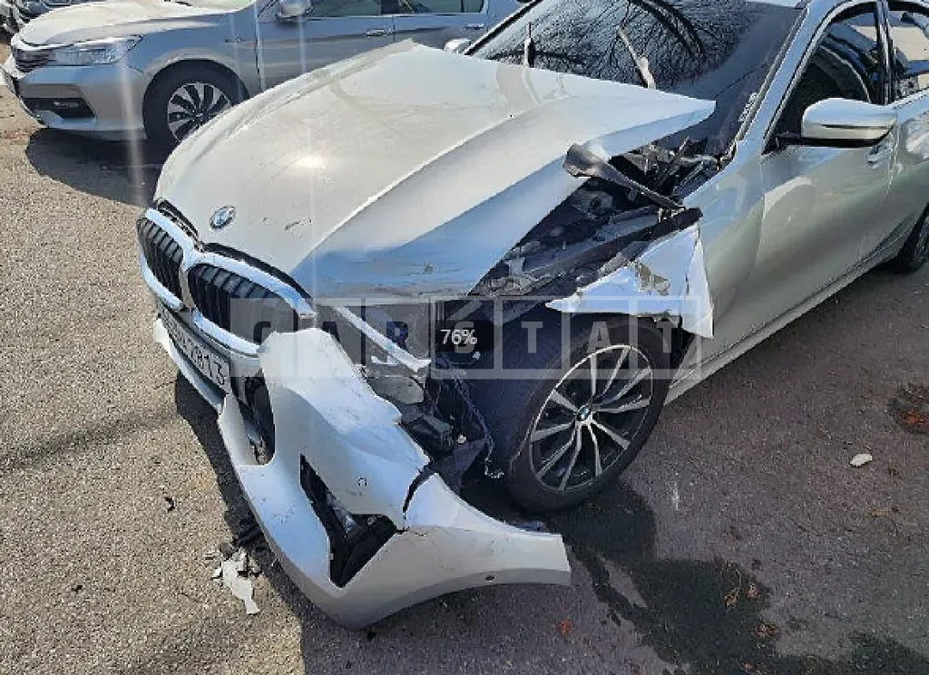 Photo 2 of 15: 2019 BMW 320d — Korean insurance auction