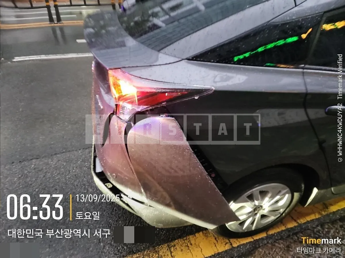Photo 2 of 13: 2018 Toyota Prius — Korean insurance auction