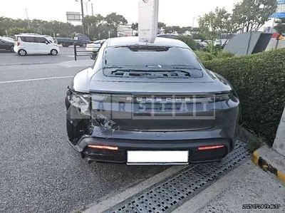Photo 1 of 39: 2021 Porsche Taycan Turbo S (5-Seater) — Korean insurance auction