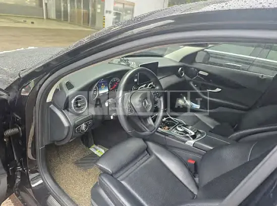 Photo 2 of 24: 2017 Mercedes-Benz C 200 — Korean insurance auction