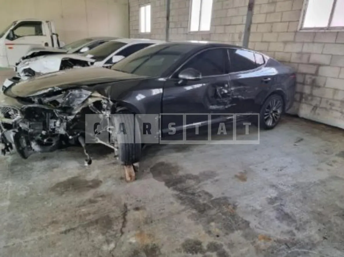 Photo 2 of 14: 2017 Kia Stinger 2.0, VIN KNAE351ABJS005305 — Korean insurance auction