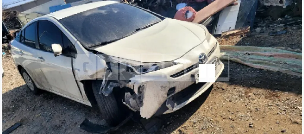 Photo 2 of 38: 2019 Toyota Prius — Korean insurance auction